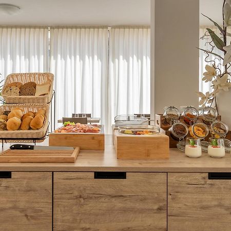 Hotel Carmen Riccione Eksteriør billede