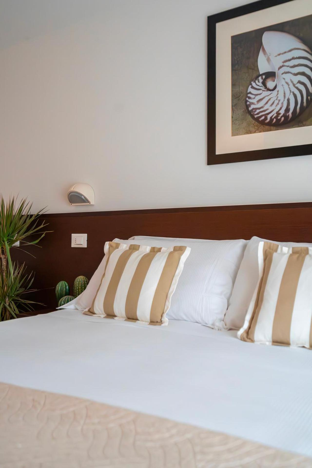 Hotel Carmen Riccione Eksteriør billede