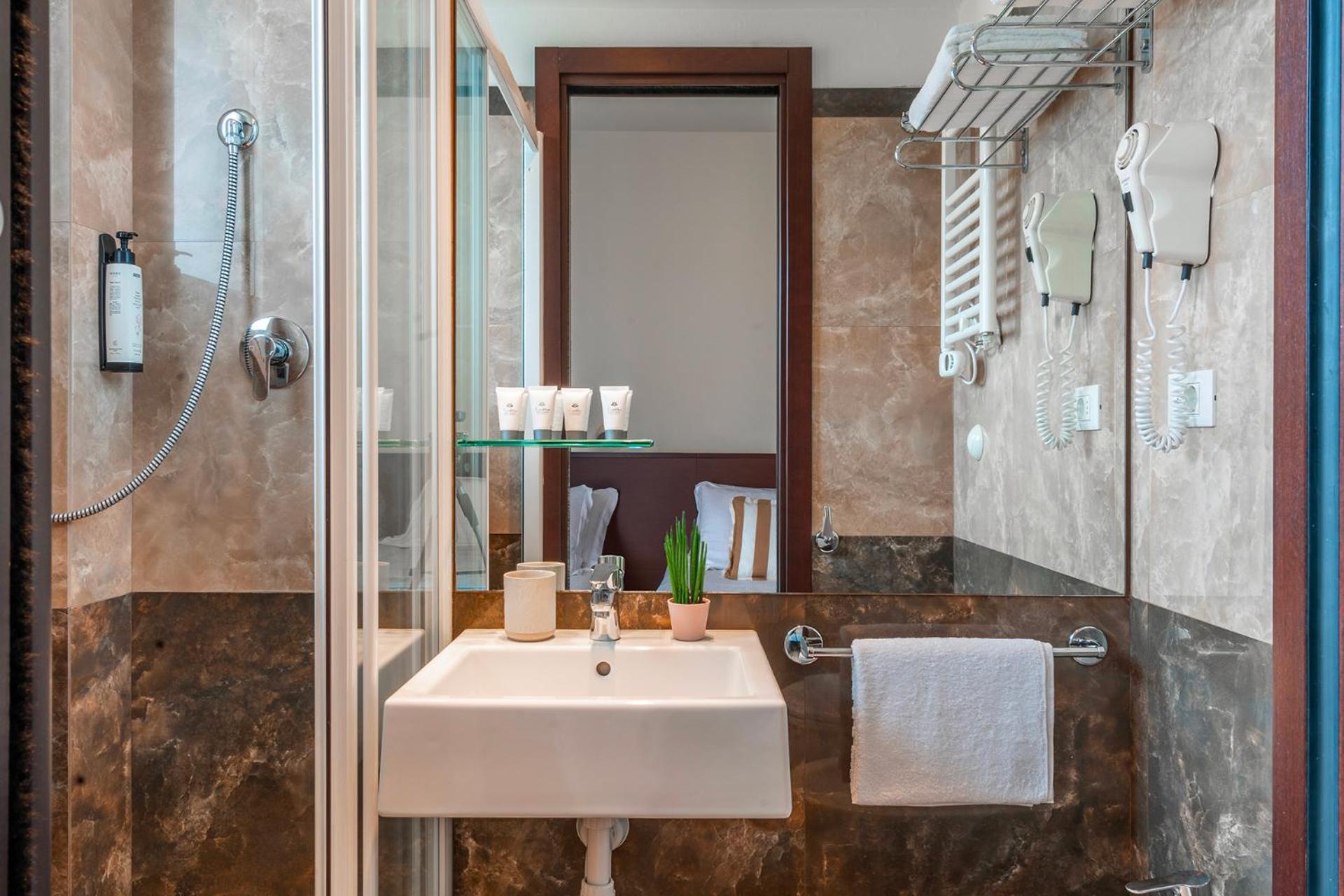 Hotel Carmen Riccione Eksteriør billede